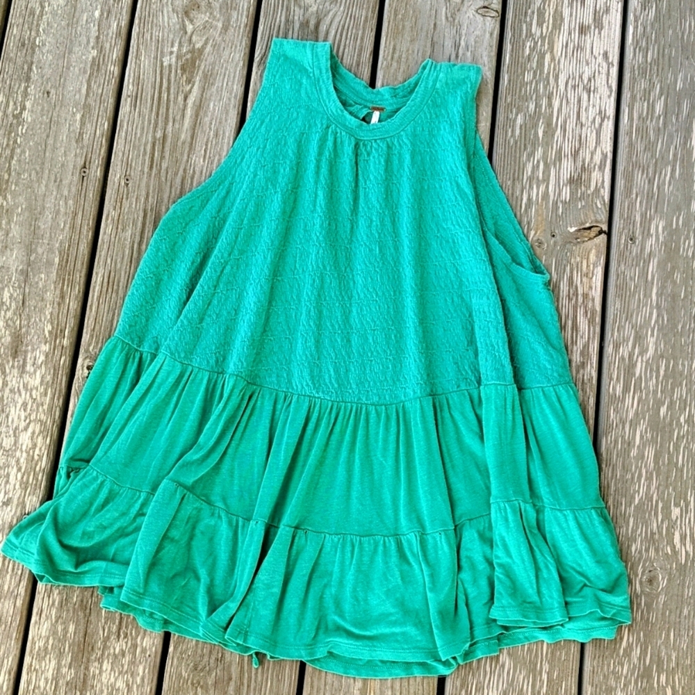 Free People green small flowy tank flawed